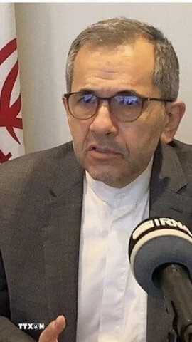 Thứ trưởng Ngoại giao Iran Majid Takht-Ravanchi. (Ảnh: IRNA/TTXVN)