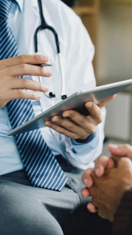 AI viết báo cáo phẫu thuật tốt hơn cả bác sỹ. (Ảnh: iStock)