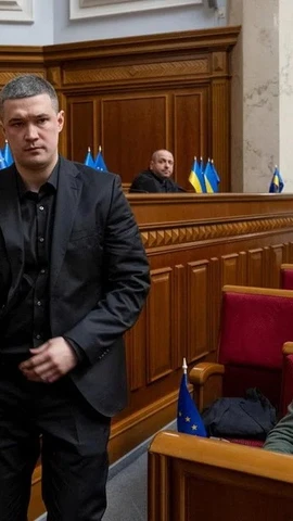 Tân Bộ trưởng Quốc phòng Ukraine, Mykhailo Fedorov, tham dự phiên họp của Quốc hội Ukraine ngày 14/1. (Ảnh: Reuters)