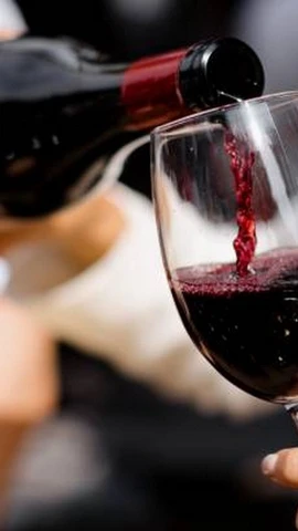 Rượu vang đỏ. (Ảnh: iStock)