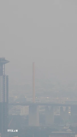 Khói mù ô nhiễm bao phủ Bangkok, Thái Lan. (Ảnh: THX/TTXVN)
