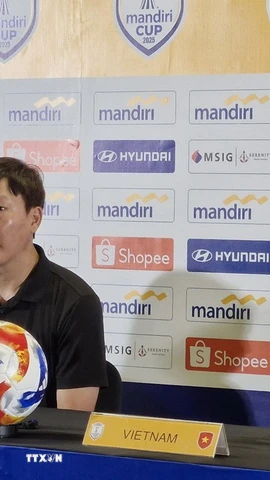 Huấn luyện viên Kim Sang Sik: Đội Việt Nam đủ sức vô địch giải U23 Đông Nam Á