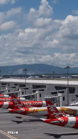 Máy bay của hãng hàng không giá rẻ AirAsia. (Ảnh: AFP/TTXVN)