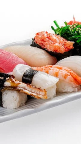 Sushi là món ăn nổi tiếng của Nhật Bản (Ảnh: iStock)