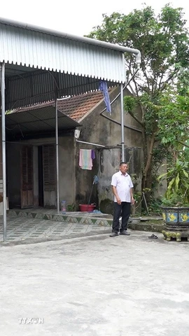 Hộ gia đình ông Tôn Đức Thụy, thôn Đoài Duyệt (xã Can Lộc) sẵn sàng di dời để thực hiện Dự án đường sắt tốc độ cao trên trục Bắc - Nam. (Ảnh: Hữu Quyết/TTXVN)