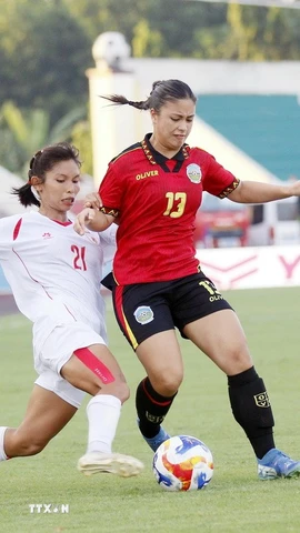 Kết thúc trận đấu, đội tuyển nữ Myanmar giành chiến thắng với tỷ số 3-0. (Ảnh: Tạ Toàn/TTXVN)