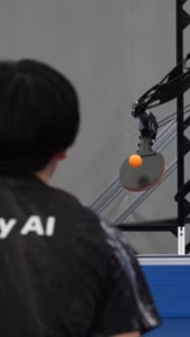Robot tự hành Project Ace của Sony AI trở thành robot đầu tiên đánh bại các vận động viên bóng bàn chuyên nghiệp. (Nguồn: Sony)