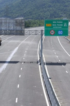 17 tồn tại trong tổ chức giao thông trên cao tốc Vân Phong - Nha Trang chưa được khắc phục