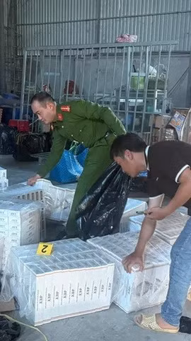 Lâm Đồng: Bắt giữ 2 đối tượng chở hàng lậu, chống người thi hành công vụ