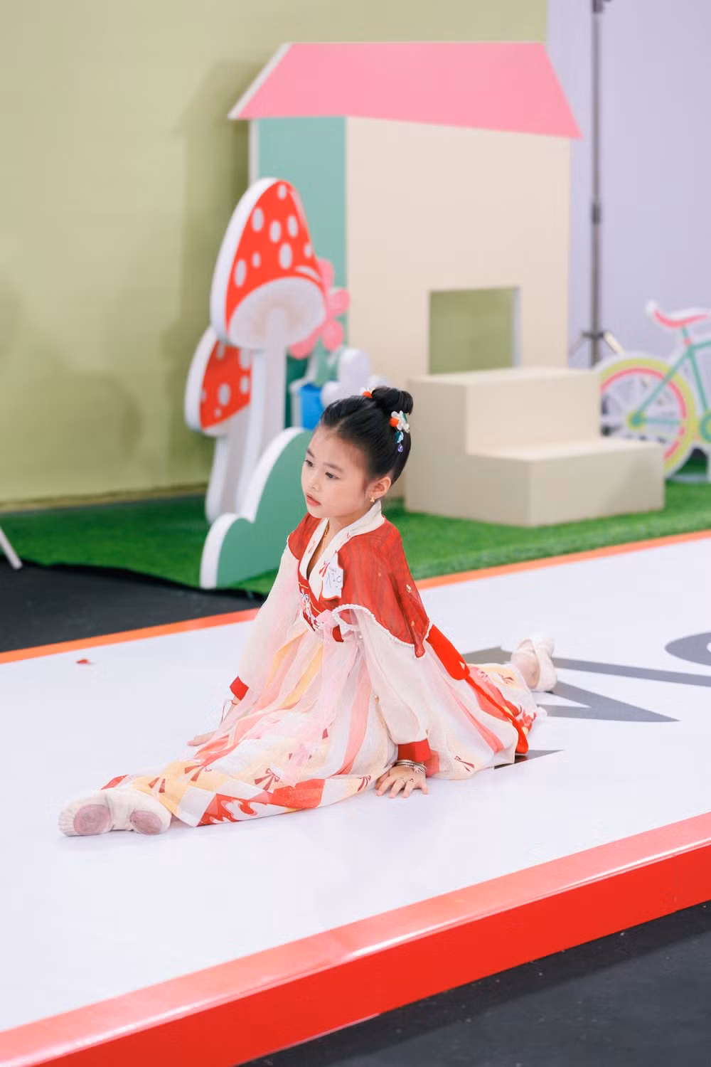 14-cac-thi-sinh-nhi-lam-het-suc-minh-de-vuot-qua-cac-thu-thach-tai-vong-so-tuyen-khu-vuc-mien-bac3.jpg