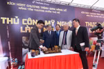Gian hàng Thủ công mỹ nghệ làng nghề trong chương trình “Gian hàng số - nâng tầm thương nhân Thủ đô." (Ảnh: Tiktok Shop)