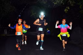 Các vận động viên tham gia chạy ở cự ly 42km. (Nguồn: TTXVN)
