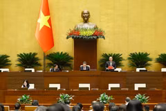 Phó Chủ tịch Quốc hội Nguyễn Khắc Định phát biểu tại Kỳ họp thứ hai, Quốc hội khoá XVI, sáng 23/10. (Ảnh: Doãn Tấn/TTXVN)