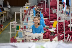 Trong nửa đầu năm 2025, lợi nhuận hợp nhất của Vinatex ước đạt gần 556 tỷ đồng, bằng 61% kế hoạch năm và bằng 197% so với cùng kỳ. (Ảnh: VInatex)