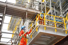 Người lao động thi công dự án trên bãi chế tạo PTSC M&C. (Ảnh: CTV)