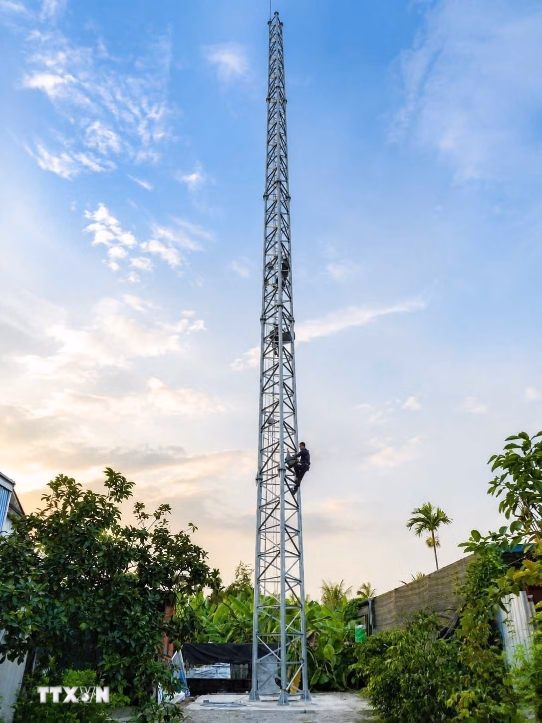 ttxvn-khach-hang-vinaphone-se-duoc-trai-nghiem-mien-phi-mang-5g-tu-ngay-13102024-7644915-1-1500.jpg