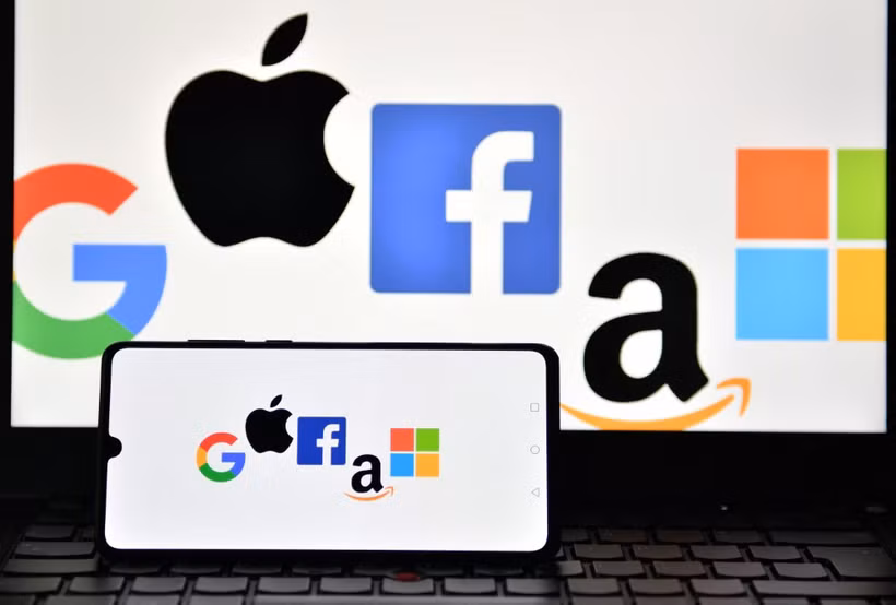 Các chi nhánh của Google và Apple tại Hàn Quốc có tên trong số các công ty bị phạt vì vi phạm luật về thu thập dữ liệu định vị. (Ảnh: AFP/TTXVN)