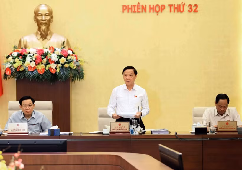 Phó Chủ tịch Quốc hội Nguyễn Khắc Định điều hành phiên họp. (Ảnh: An Đăng/TTXVN)