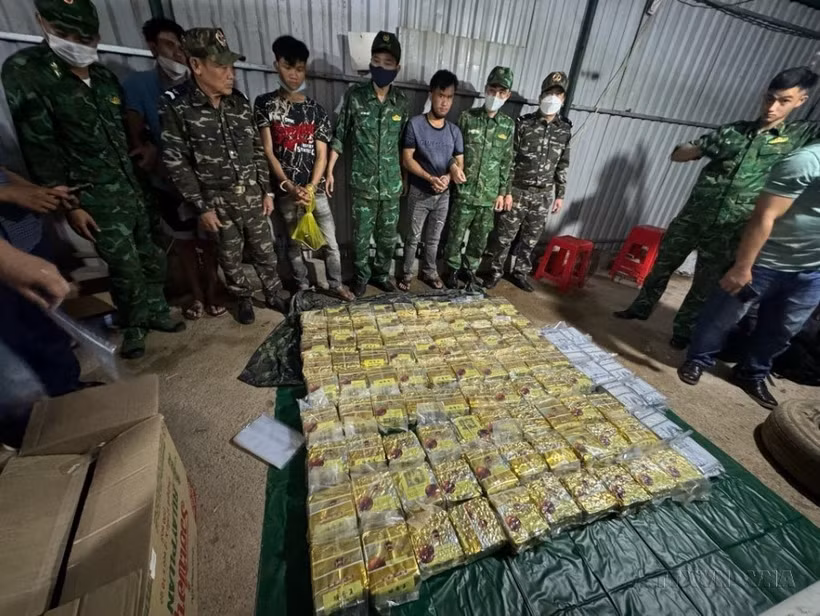 Lực lượng chức năng triệt phá một đường dây ma túy xuyên quốc gia. (Ảnh minh họa: TTXVN phát)