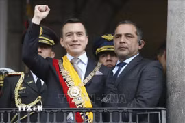 Ông Daniel Noboa tuyên thệ nhậm chức Tổng thống Ecuador tại Quito năm 2023. (Ảnh: AFP/TTXVN)