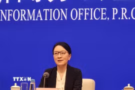 Bà Lư Tân Ninh, Phó Chủ tịch Khu tự trị dân tộc Choang Quảng Tây, cho biết Quảng Tây đang nỗ lực xây dựng Trung tâm Hợp tác ứng dụng AI Trung Quốc-ASEAN, nhằm phát huy vai trò “cầu nối” giữa Trung Quốc và khu vực. (Ảnh: Quang Hưng/TXVN)
