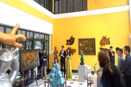 Khai mạc triển lãm "Trên núi-Dưới đồi" tại MGallery Collection. (Ảnh: Báo Nhân dân)
