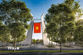 Công trình biểu tượng "Khải hoàn môn," lấy cảm hứng từ đôi cánh chim hạc đang vươn lên, tạo điểm nhấn kết thúc trục đô thị khu phố cổ và mở ra trục không gian mới về phía Nam. (Ảnh: TTXVN phát)