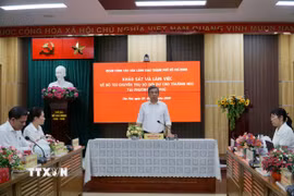 Ông Nguyễn Phước Lộc, Phó Bí thư Thành ủy, Chủ tịch Ủy ban Mặt trận Tổ quốc Việt Nam Thành phố Hồ Chí Minh, phát biểu tại buổi làm việc. (Ảnh: Thu Hoài/TTXVN)