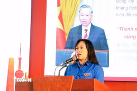 Bà Nguyễn Thị Mai Anh, Phó Bí thư Tỉnh đoàn Thái Nguyên trình bày tham luận. (Ảnh: Trần Trang/TTXVN)