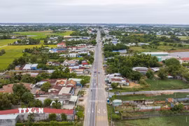 Quốc lộ 22B, tuyến đường huyết mạch nối Thành phố Hồ Chí Minh với Cửa khẩu quốc tế Mộc Bài, tỉnh Tây Ninh, chưa đáp ứng nhu cầu vận chuyển, chờ cao tốc Thành phố Hồ Chí Minh-Mộc Bài để giảm áp lực vận chuyển. (Ảnh: Giang Phương/TTXVN)