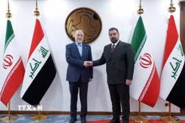 Ngày 19/8/2026, Chủ tịch Quốc hội Iran Mohammad Baqer Ghalibaf đã có chuyến công du Iraq nhằm tăng cường hợp tác chiến lược song phương và đối thoại về các vấn đề khu vực. Trong ảnh: Chủ tịch Quốc hội Iran Mohammad Baqer Ghalibaf (trái) trong cuộc gặp Chủ tịch Quốc hội Iraq Haibet al-Halbousi tại Baghdad. (Ảnh: THX/TTXVN phát)
