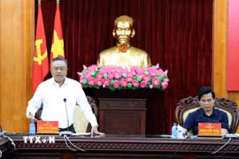 Ủy viên Bộ Chính trị, Bí thư Trung ương Đảng, Chủ nhiệm Ủy ban Kiểm tra Trung ương Trần Sỹ Thanh lưu ý Ban Thường vụ Tỉnh ủy Lạng Sơn cần chú trọng công tác đào tạo, sắp xếp, bố trí cán bộ đáp ứng yêu cầu nhiệm vụ giai đoạn mới. (Ảnh: Văn Đạt/TTXVN)