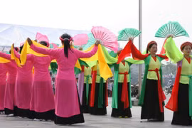 Điệu múa giáo cờ giáo quạt làng Thượng Liệt, xã Đông Quan hiện còn bảo tồn được 36 cấp múa. (Ảnh: Báo Nhân dân)