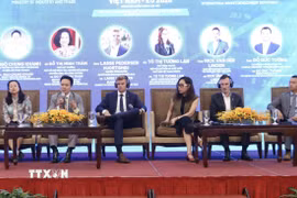 Các chuyên gia thảo luận cơ hội hợp tác Việt Nam-EU tại diễn đàn. (Ảnh: Xuân Anh/TTXVN)