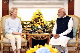 Chủ tịch EC Ursula von der Leyen và Thủ tướng Ấn Độ Narendra Modi. (Ảnh: ANI/TTXVN)