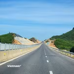 Một đoạn tuyến cao tốc Bắc-Nam phân kỳ 4 làn xe được đưa vào khai thác. (Ảnh: Việt Hùng/Vietnam+)
