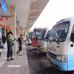 Xe khách hoạt động tại Bến xe Mỹ Đình. (Ảnh: Vietnam+)