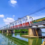 Một đoàn tàu chở hàng của Tập đoàn Đường sắt quốc gia Việt Nam. (Ảnh: PV/Vietnam+)