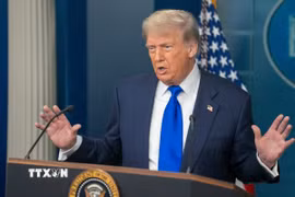 Tổng thống Mỹ Donald Trump phát biểu tại một cuộc họp báo ở Nhà Trắng. (Ảnh: THX/TTXVN)