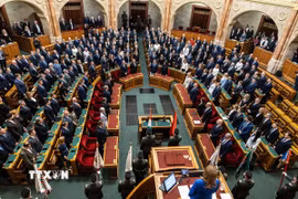 Lễ tuyên thệ nhậm chức của Chính phủ mới tại Quốc hội ở thủ đô Budapest, Hungary ngày 12/5/2026. (Ảnh: THX/TTXVN)