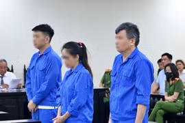 Các bị cáo tại phiên tòa. (Ảnh: Kim Anh/TTXVN)