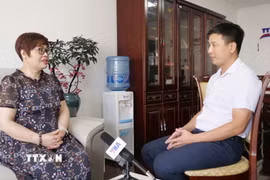 Giáo sư, Tiến sỹ Phan Kim Nga, Viện nghiên cứu Chủ nghĩa Marx thuộc Viện Khoa học Xã hội Trung Quốc, chuyên gia về các vấn đề Việt Nam trả lời phỏng vấn phóng viên TTXVN tại Bắc Kinh. (Ảnh: Quang Hưng/TTXVN)
