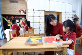 Các cơ sở giáo dục trên địa bàn tỉnh Hưng Yên đã và đang đổi mới mạnh mẽ phương pháp giáo dục, qua đó tạo chuyển biến tích cực trong hoạt động giảng dạy, nâng cao năng lực học sinh. (Ảnh: Thế Duyệt/TTXVN)