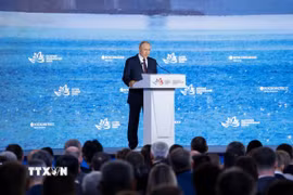 Tổng thống Nga Vladimir Putin phát biểu tại phiên toàn thể của Diễn đàn Kinh tế phương Đông 2025 tại thành phố Vladivostok vùng Viễn Đông Nga. (Nguồn: TTXVN phát)