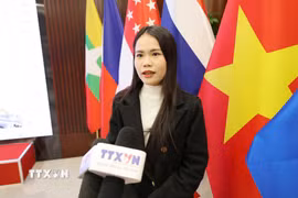 Em Nguyễn Thị Lan Anh, học viên thạc sỹ tại Đại học Kinh tế thương mại đối ngoại Bắc Kinh, trả lời phỏng vấn phóng viên TTXVN tại Bắc Kinh. (Ảnh: Công Tuyên/TTXVN)
