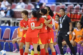 Trong trận chung kết Futsal nữ, đội tuyển Việt Nam đã trình diễn màn thi đấu áp đảo để đánh bại Indonesia với tỷ số 5-0. (Nguồn: VFF)