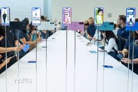 Một buổi ra mắt iPhone mới của Apple. (Ảnh: THX/TTXVN)