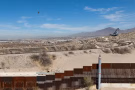 Một phần bức tường biên giới Mỹ-Mexico, tại Ciudad Juarez, Mexico, ngày 4/2/2025. (Nguồn: THX/TTXVN)