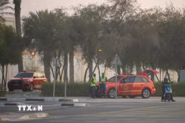 Lực lượng an ninh được triển khai tại hiện trường vụ không kích của Israel xuống Doha, Qatar ngày 9/9/2025. (Nguồn: THX/TTXVN)
