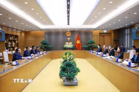 Thủ tướng Lê Minh Hưng tiếp Quốc vụ khanh phụ trách Ngoại giao Cộng hòa Ấn Độ Pabitra Margherita. (Ảnh: Dương Giang/TTXVN)